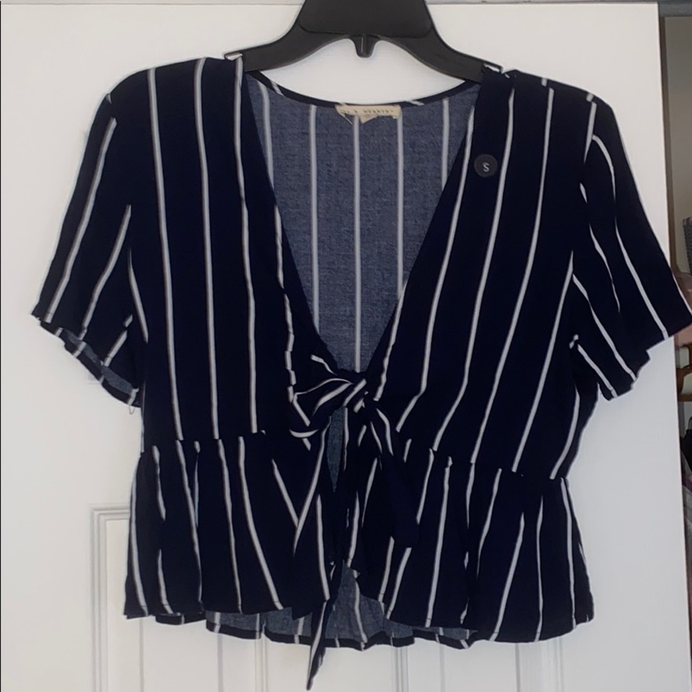 L .A hearts top